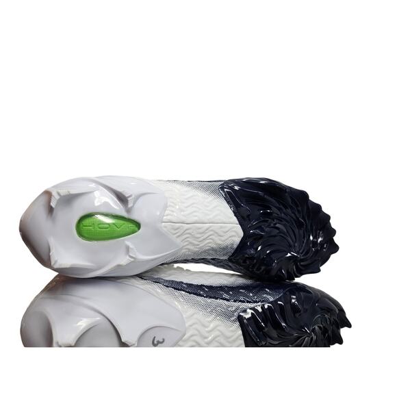 Athletic_Shoes